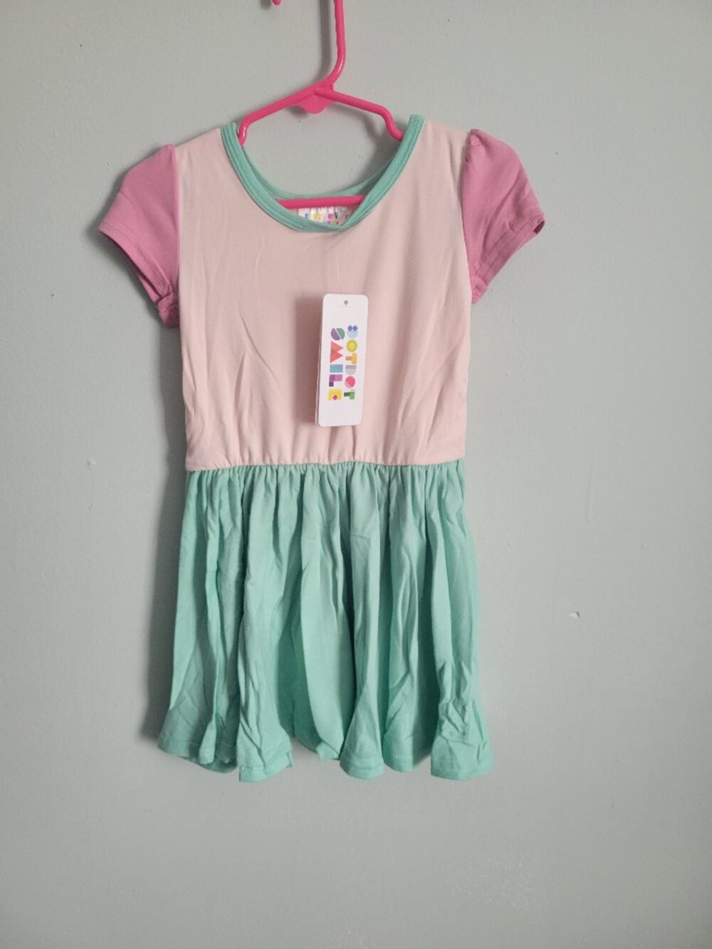 Dot Dot Smile Smile Girl's 2T Toddler Pink & Green Cap Sleeve NWT